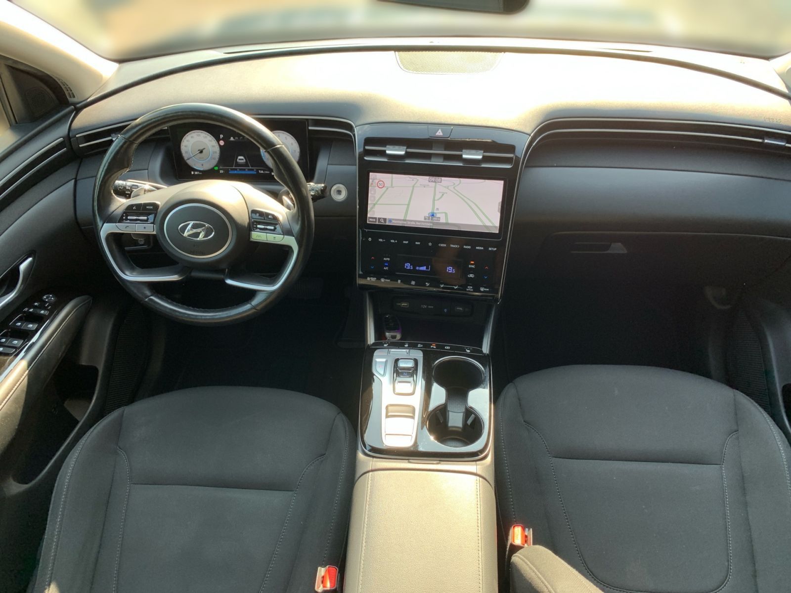 Fahrzeugabbildung Hyundai TUCSON 1.6 T-GDI Trend Hybrid 4WD AssiPaket