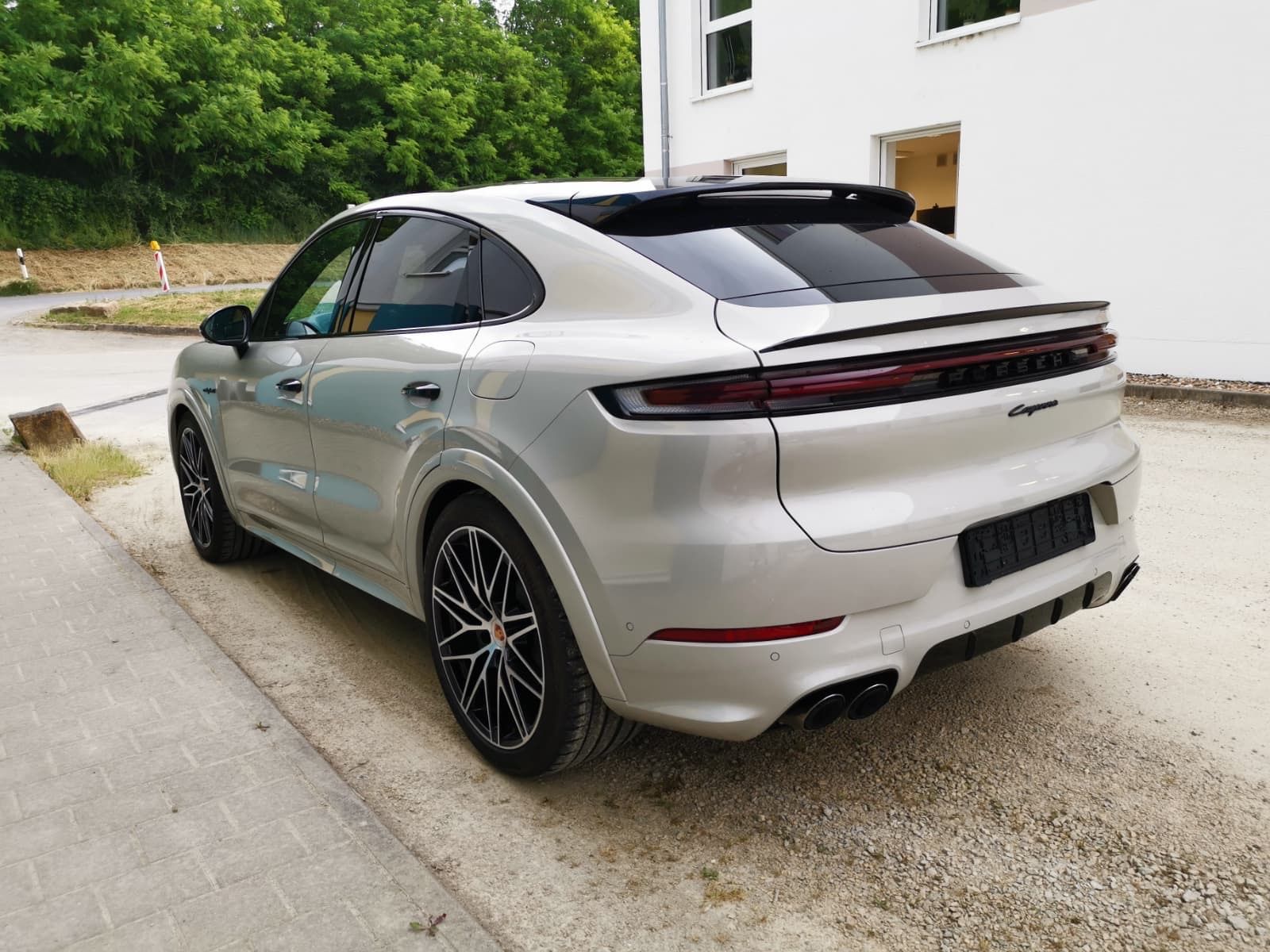 Porsche Cayenne E-Hybrid Coupe*BlackED.SportDes*AHK*VOLL imagem 3