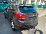 Hyundai ix35 2.0 Style 2WD*Aut*Leder*Navi*R-Cam*AHK*Top* - Hyundai ix35: Allradantrieb, Automatik, 2.0