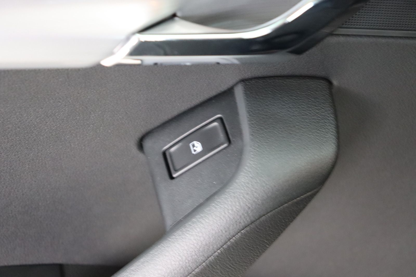 Fahrzeugabbildung SKODA Octavia Combi 2.0 TDI 4 x4 1. Hand Ambition