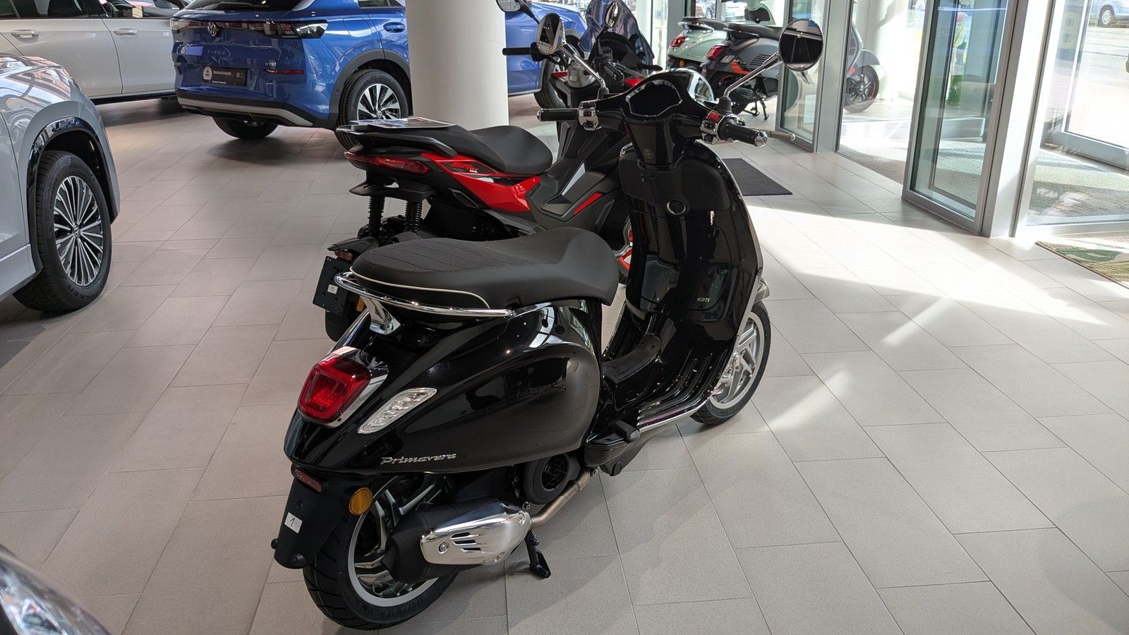 Fahrzeugabbildung Vespa PRIMAVERA 125 NERO CONVINTO