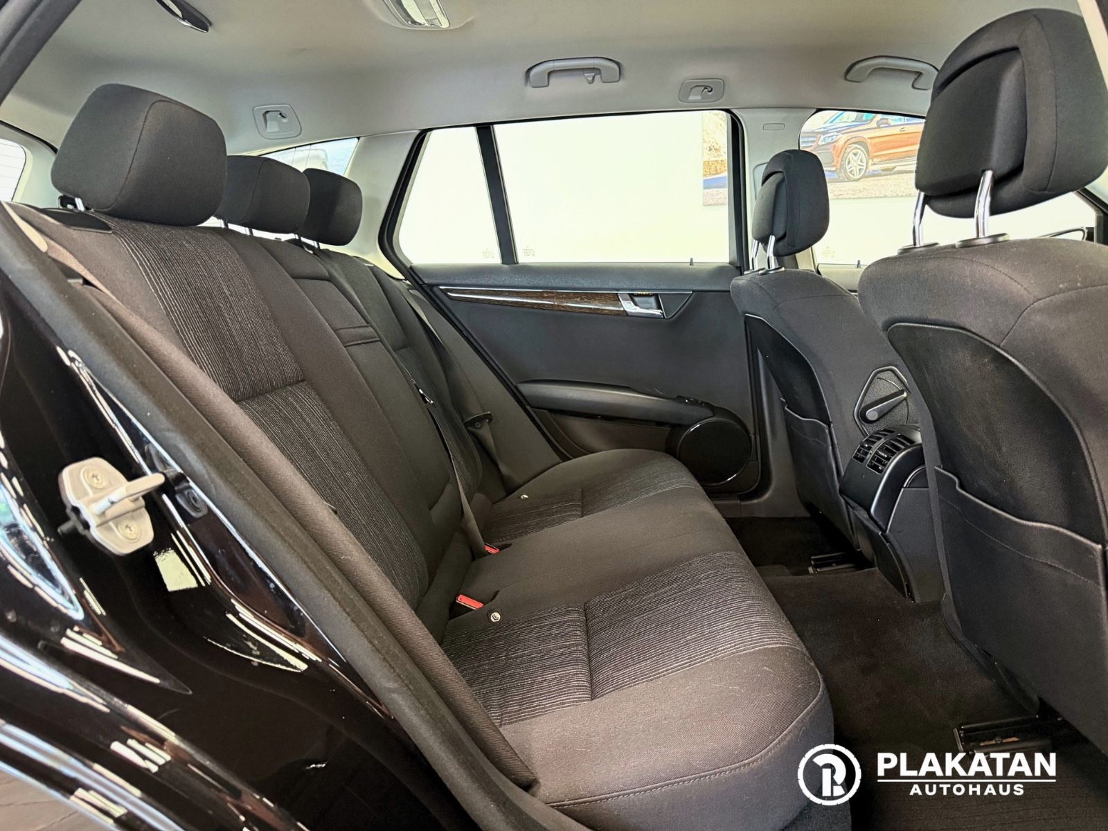 Fahrzeugabbildung Mercedes-Benz C 200 Kompressor Navi, Parksensoren, Service Neu