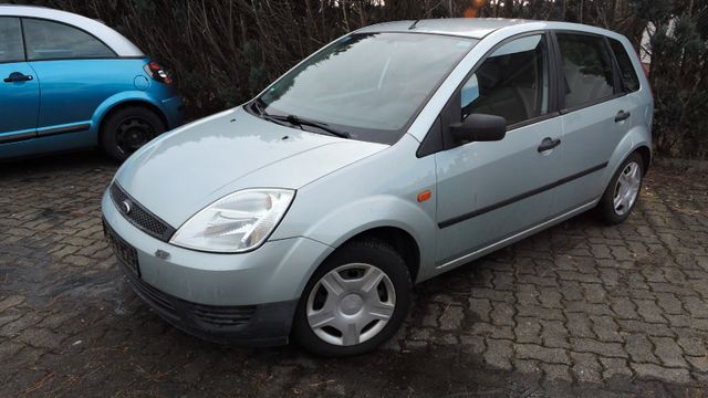 Ford Fiesta 1.3 / 5-türig / Klima