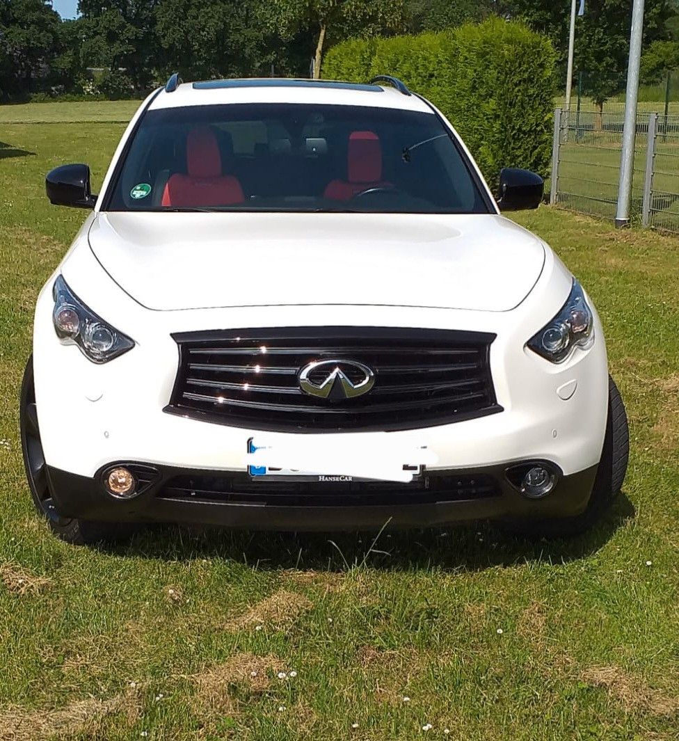 INFINITI QX70
