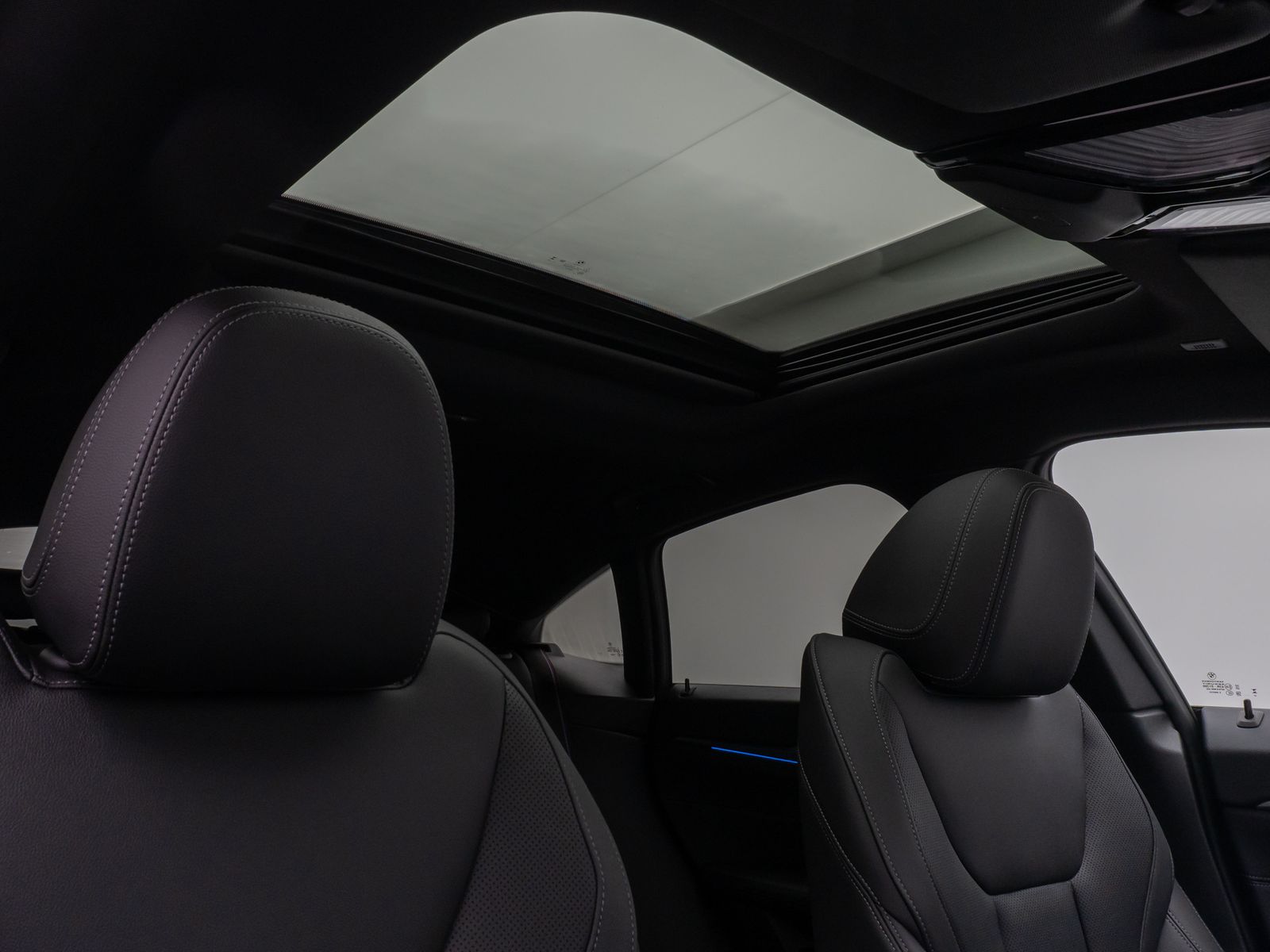 Fahrzeugabbildung BMW i4 eD40 Gran Coupé M Sport Glasdach Kamera HiFi