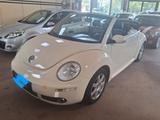 Volkswagen New Beetle 1.4 16V Cabrio - mit Benzin-Antrieb: Beige, Schiebedach, Cabrio