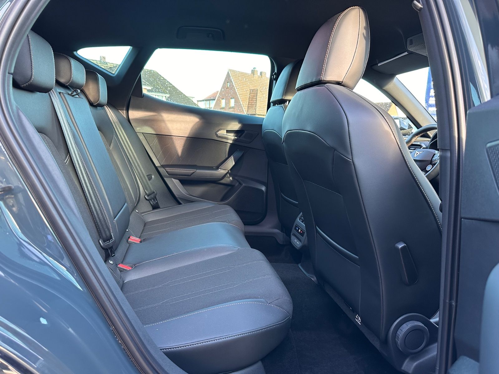 Fahrzeugabbildung CUPRA Formentor 1.5 eTSI DSG ACC/LED/APP/GJR/SHZG