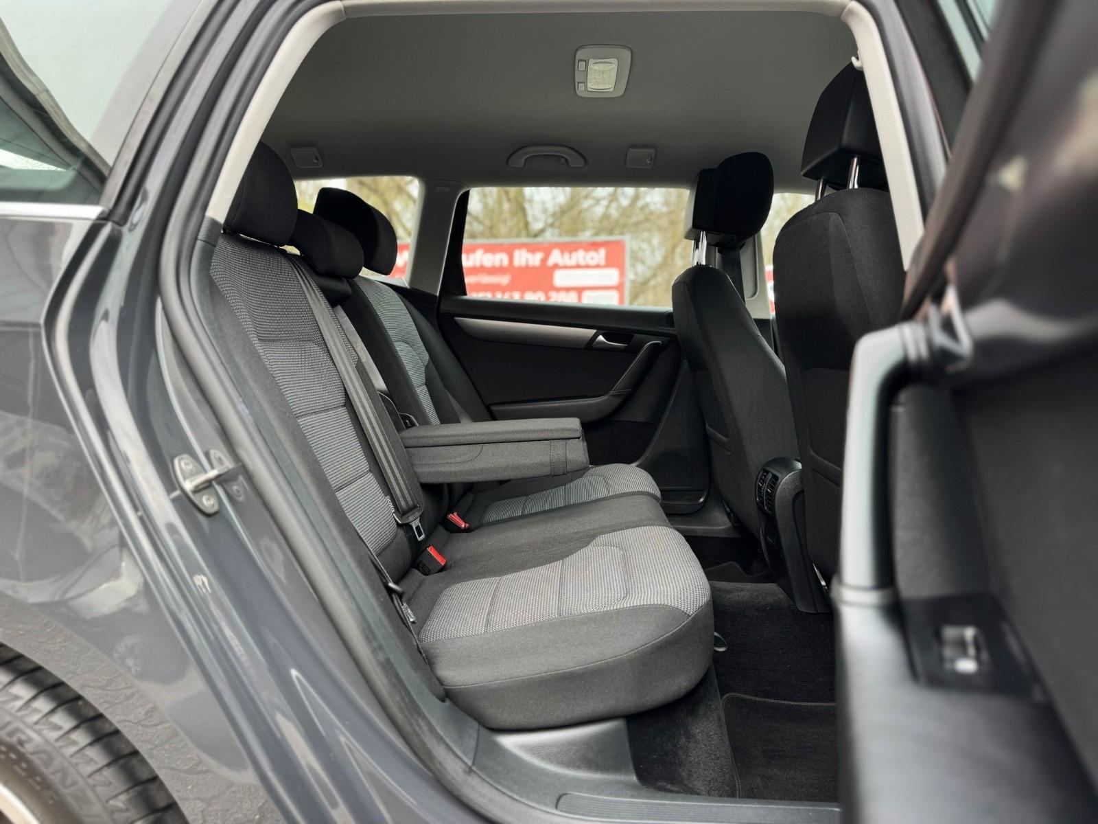 Volkswagen Passat 2012 — photo 14