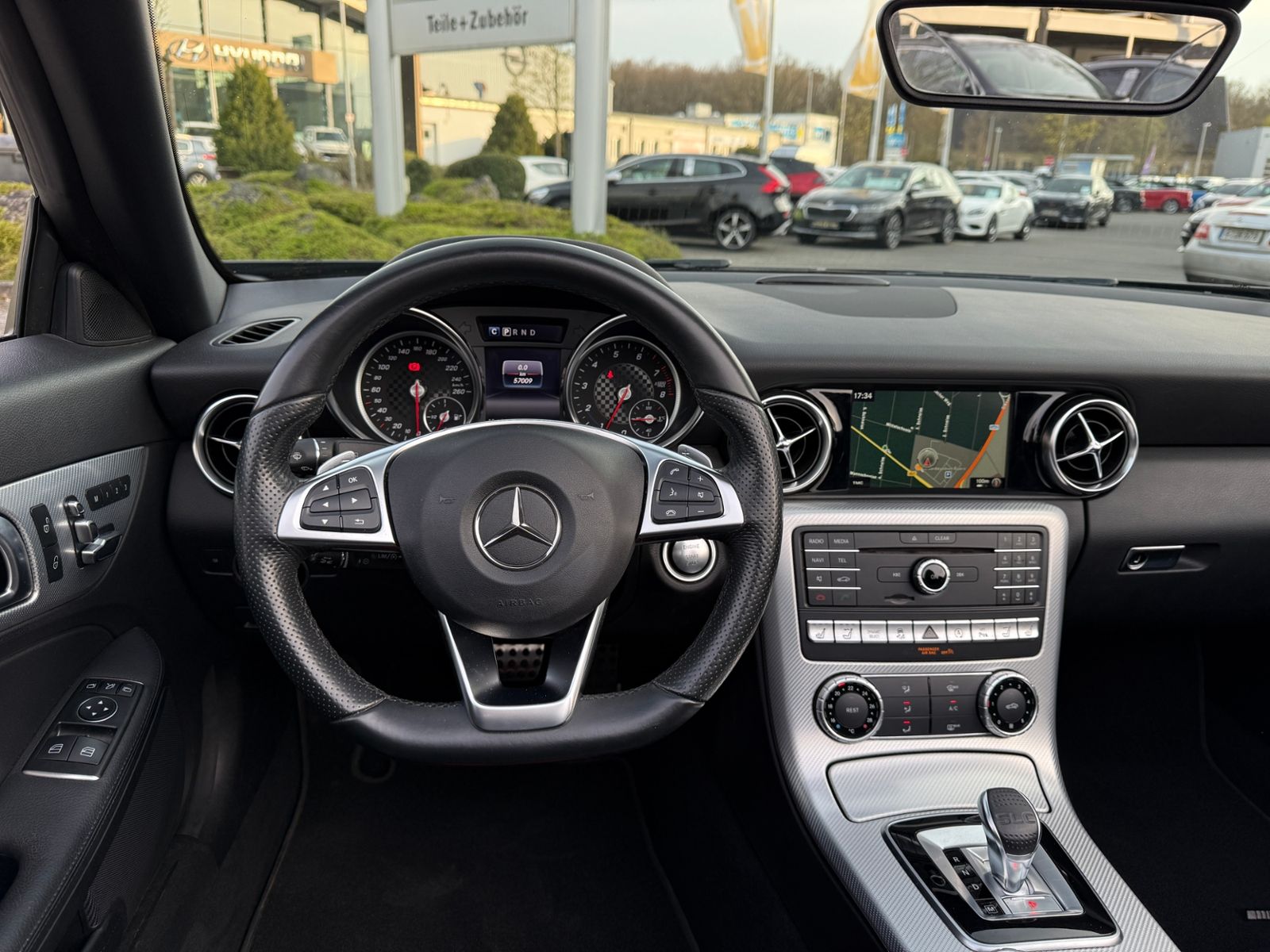 Fahrzeugabbildung Mercedes-Benz SLC 300 9G AMG Line MEMORY LED ACC