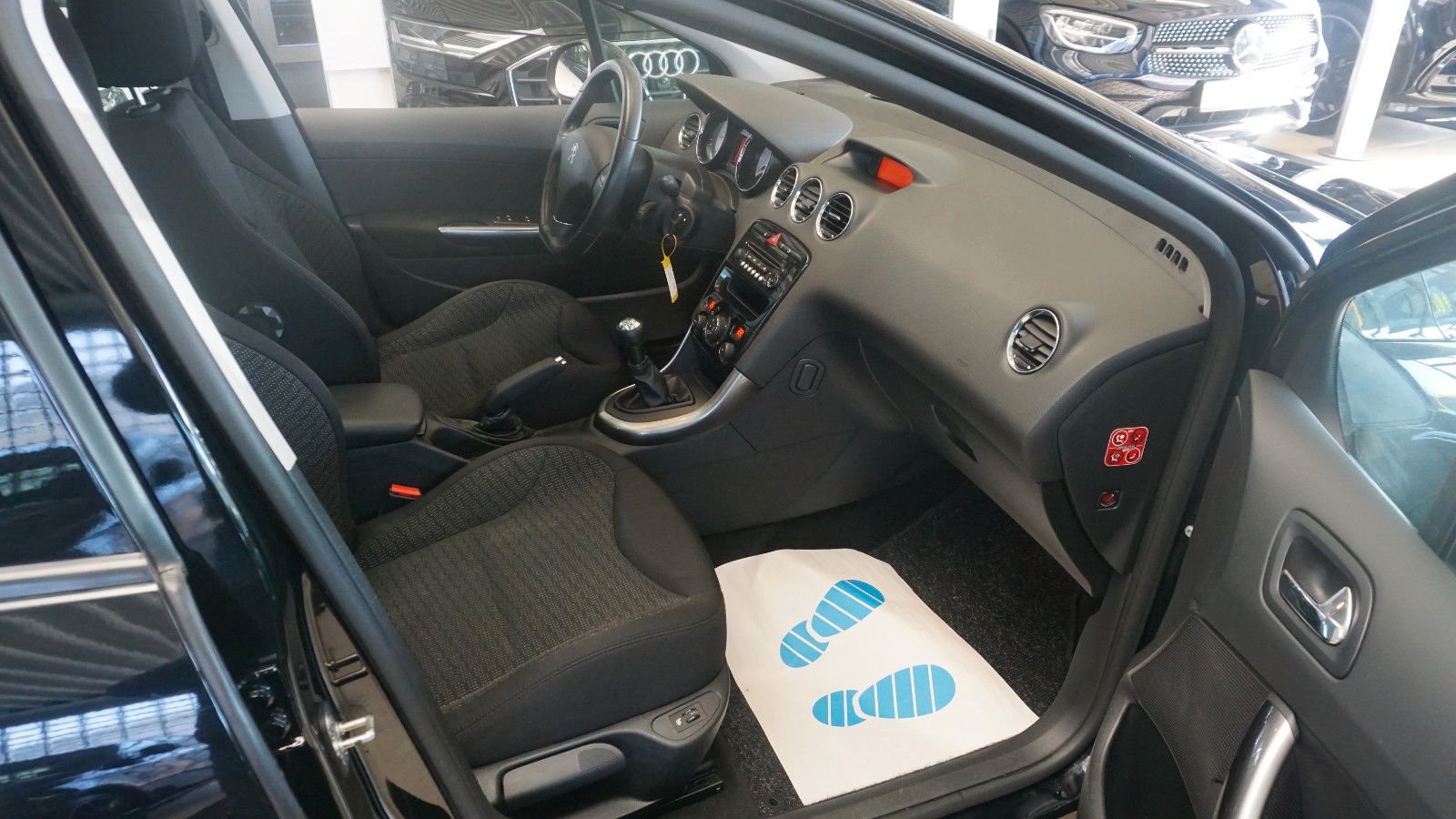 Fahrzeugabbildung Peugeot 308 Allure *1.Hand*Panoramadach*
