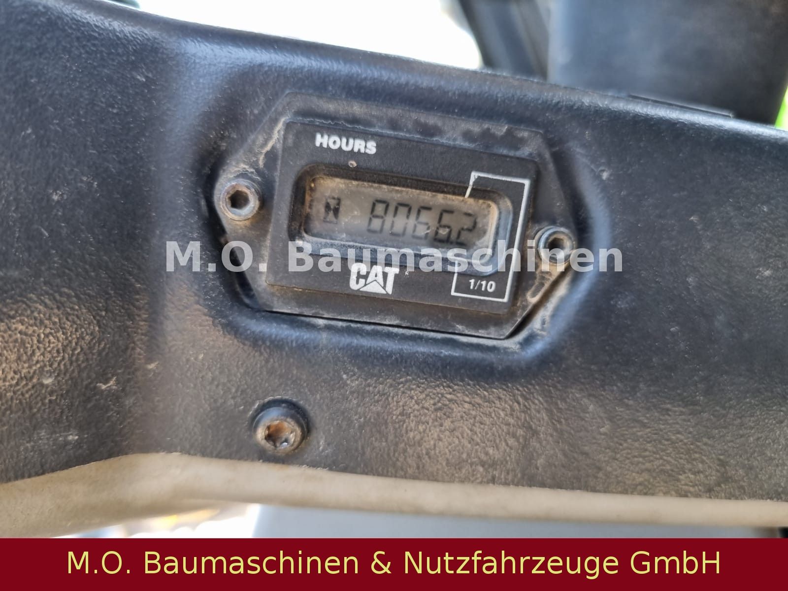 Fahrzeugabbildung CAT 906  / Klappschaufel /  SW /