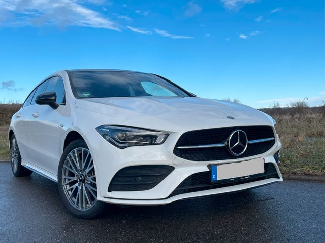 MERCEDES-BENZ CLA 250e DCT Shooting Brake 