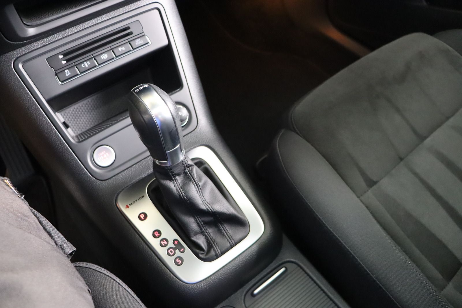 Fahrzeugabbildung Volkswagen Tiguan * Pano * Navi * Xenon * Parkassistent Tra