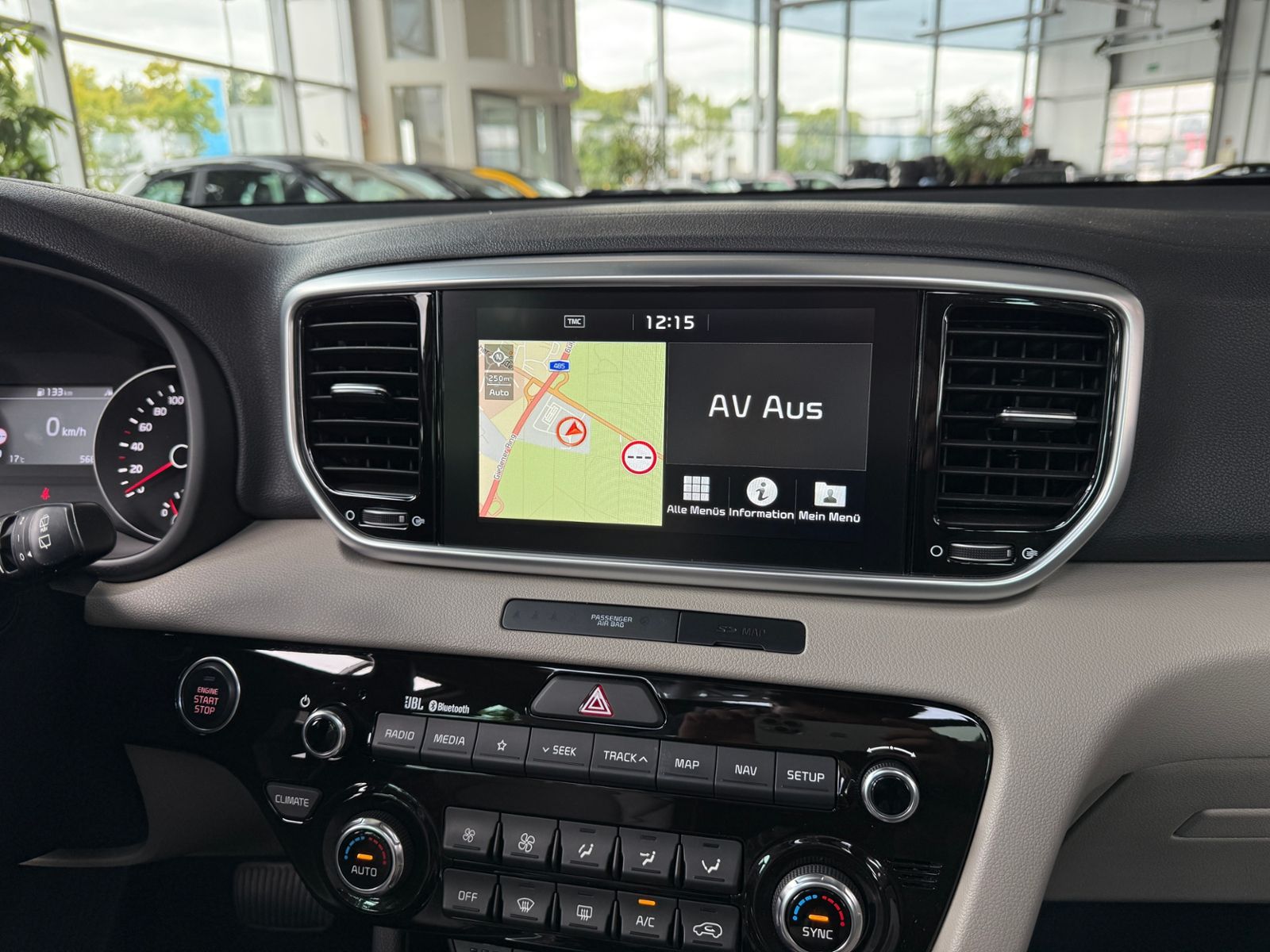 Fahrzeugabbildung Kia Sportage Platinum Edition 4WD PANO LED NAVI