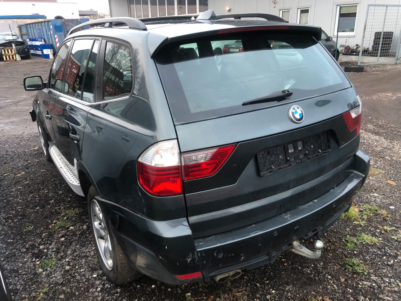 Fahrzeugabbildung BMW X3 3.0d Unfallschaden