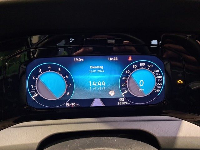 Fahrzeugabbildung Volkswagen Golf VIII Variant TSI Life STH LED Navi AID ACC