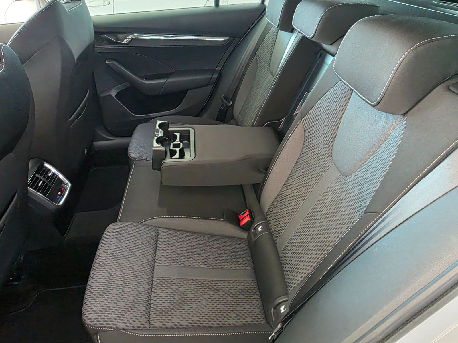 Skoda Octavia Combi Style 2.0 TDI DSG AHK, SHZ,Nav foto 18