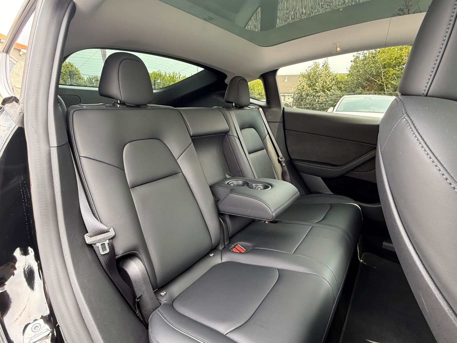 Tesla Model Y Long Range AWD Ryzen AHK 1.Hand MwSt. foto 18