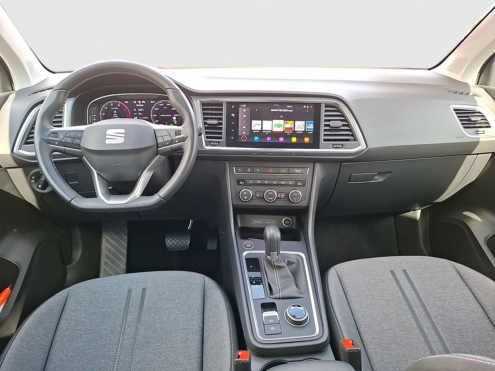 Fahrzeugabbildung SEAT Ateca TSI Style DSG LED Navi AID ACC Park-Assist