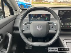 LEAPMOTOR C10 160 kW BEV Pro Design Panorama Navi Digitale
