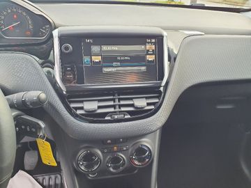 Bild 6 Peugeot 2008 1.2 Active - SHZG,PDC,KLIMA,T.OMAT