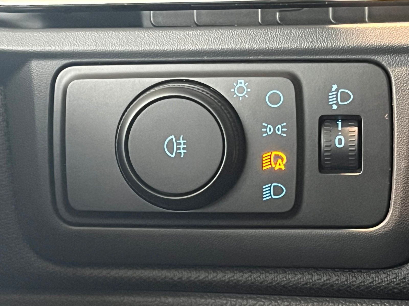 Fahrzeugabbildung Ford Tourneo Custom L1 Titanium AWD Automatik mit AHK