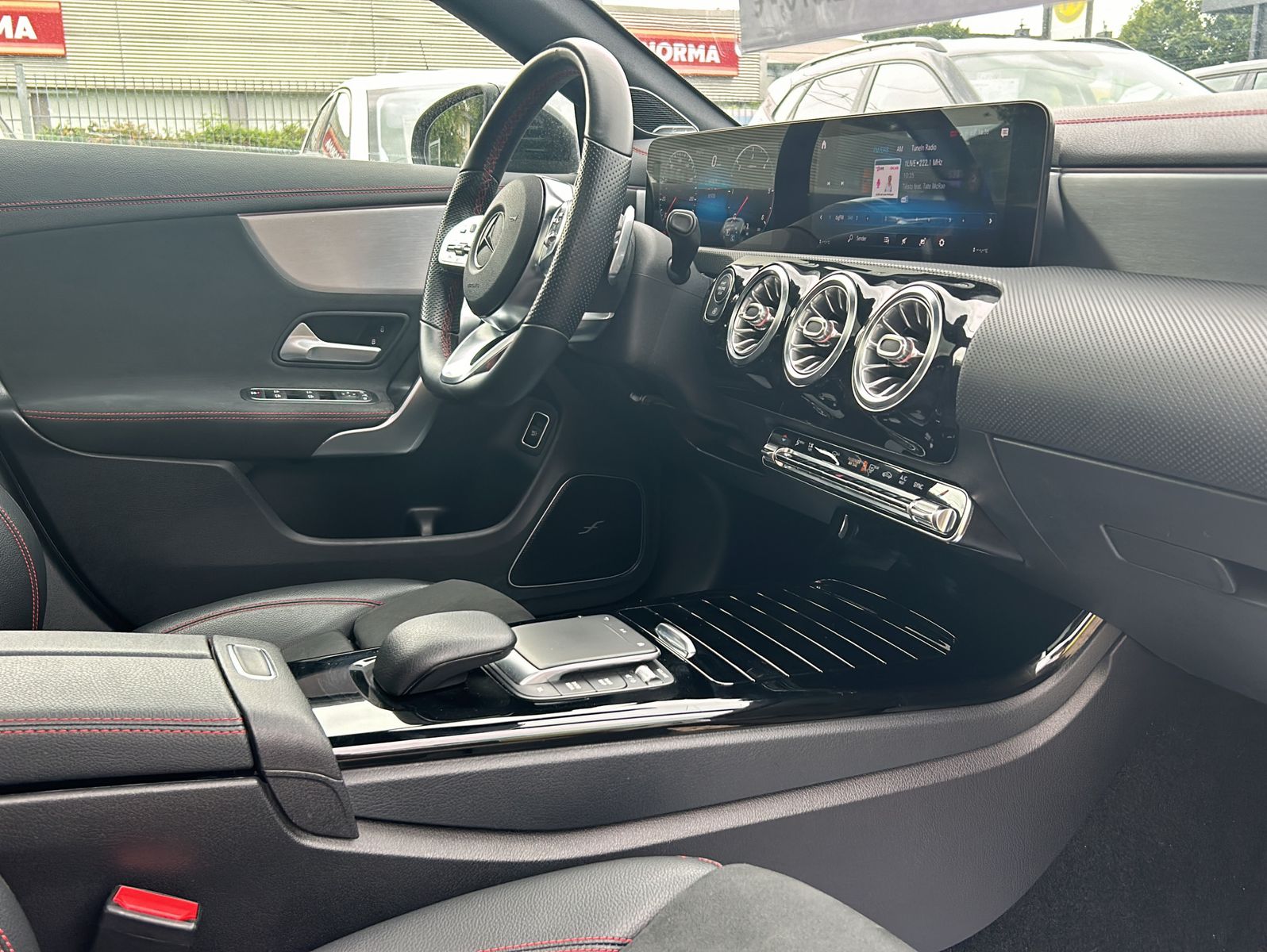 Fahrzeugabbildung Mercedes-Benz CLA 220 d Shooting Brake AMG Line