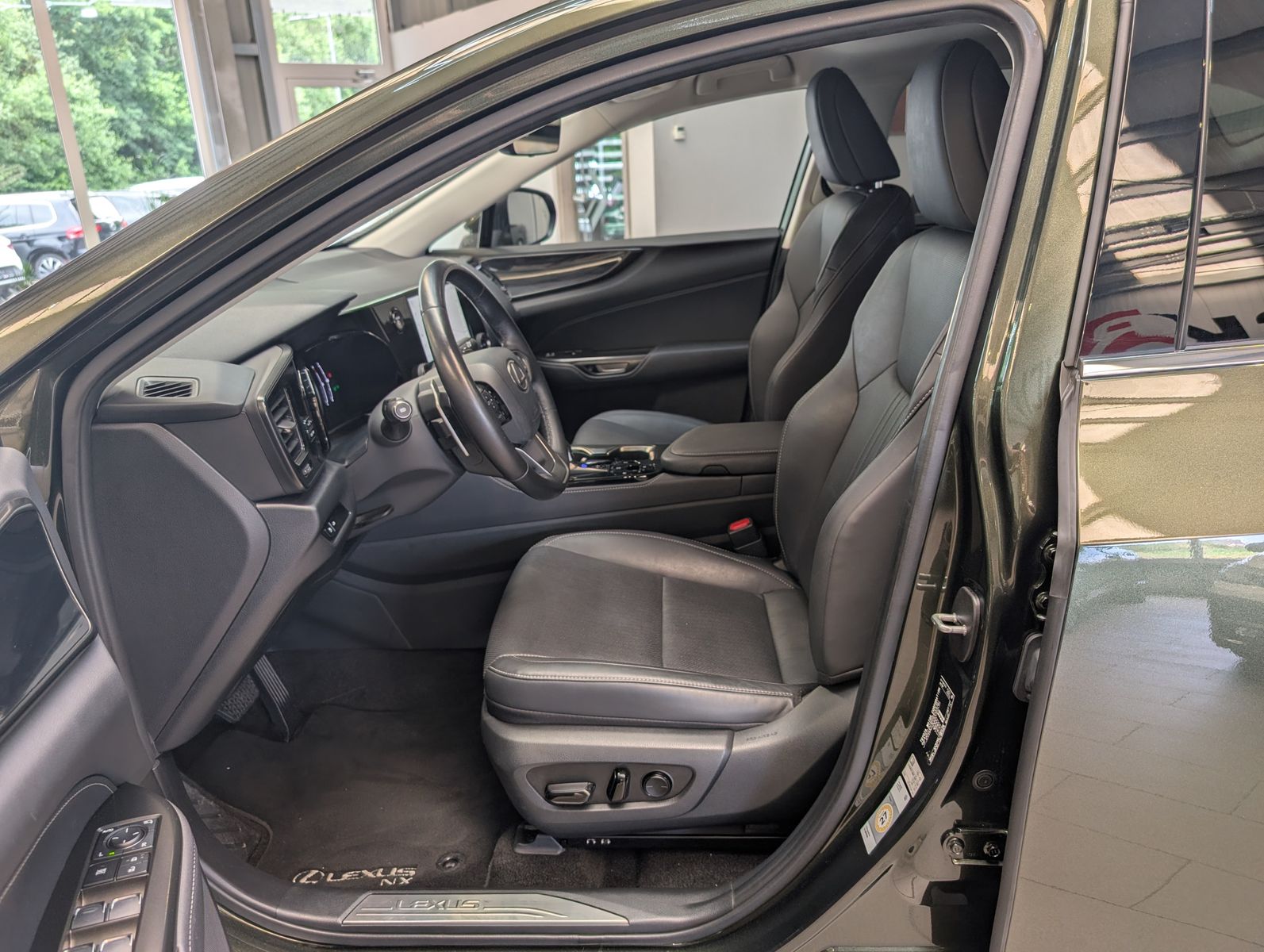 Fahrzeugabbildung Lexus NX 350h Business Leder SHZ Kamera Navi LED ACC