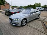 BMW 750d xDrive LCI*2.HAND*LED*HUD*360°*SOFT*AHK*ACC - BMW 750 mit Diesel-Antrieb
