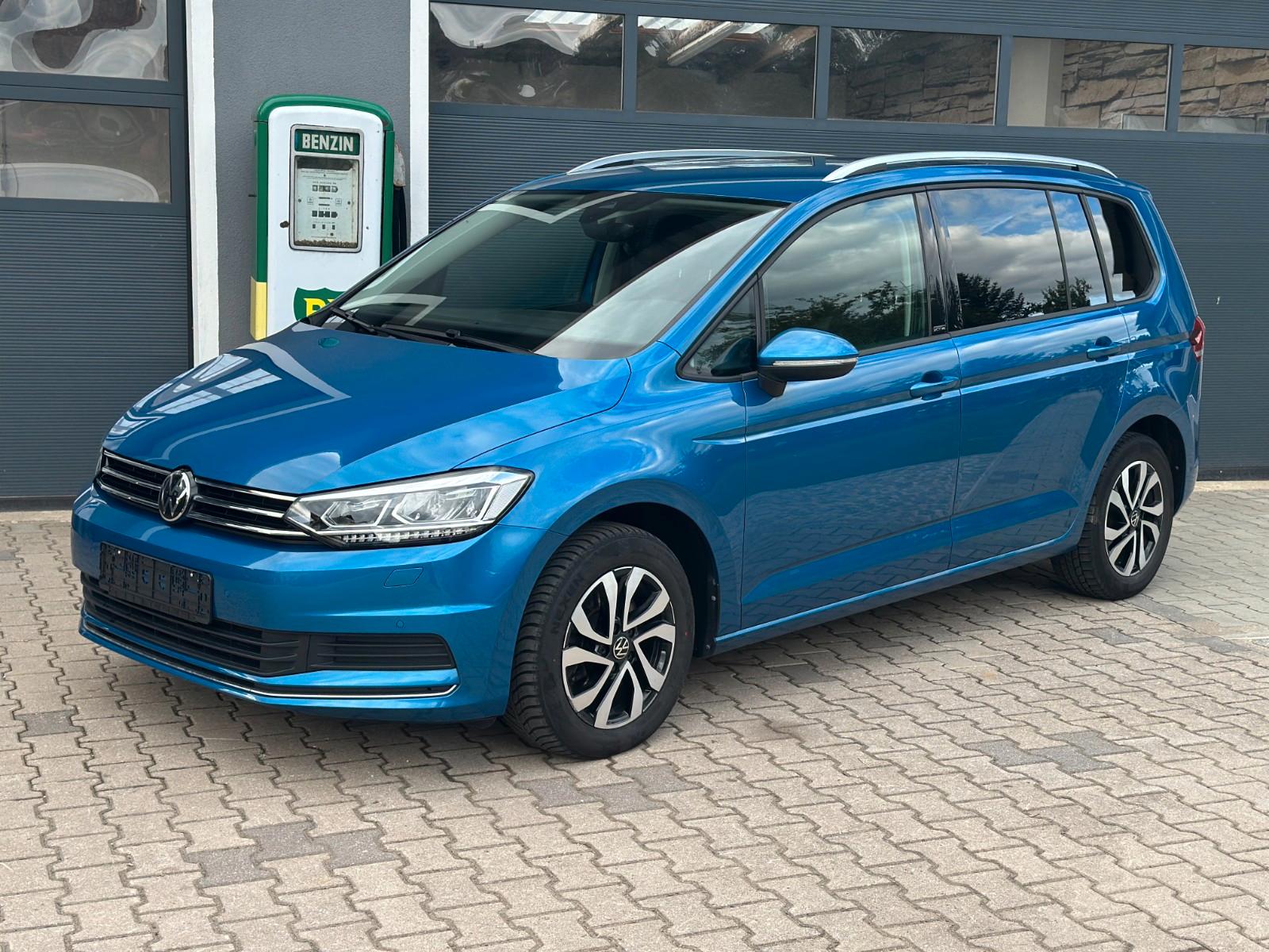 Volkswagen Touran Active 7 Sitze LED DSG ACC VW-Garantie