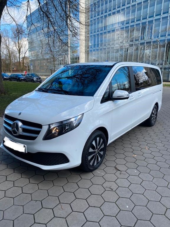 Image of Mercedes-Benz V 220
