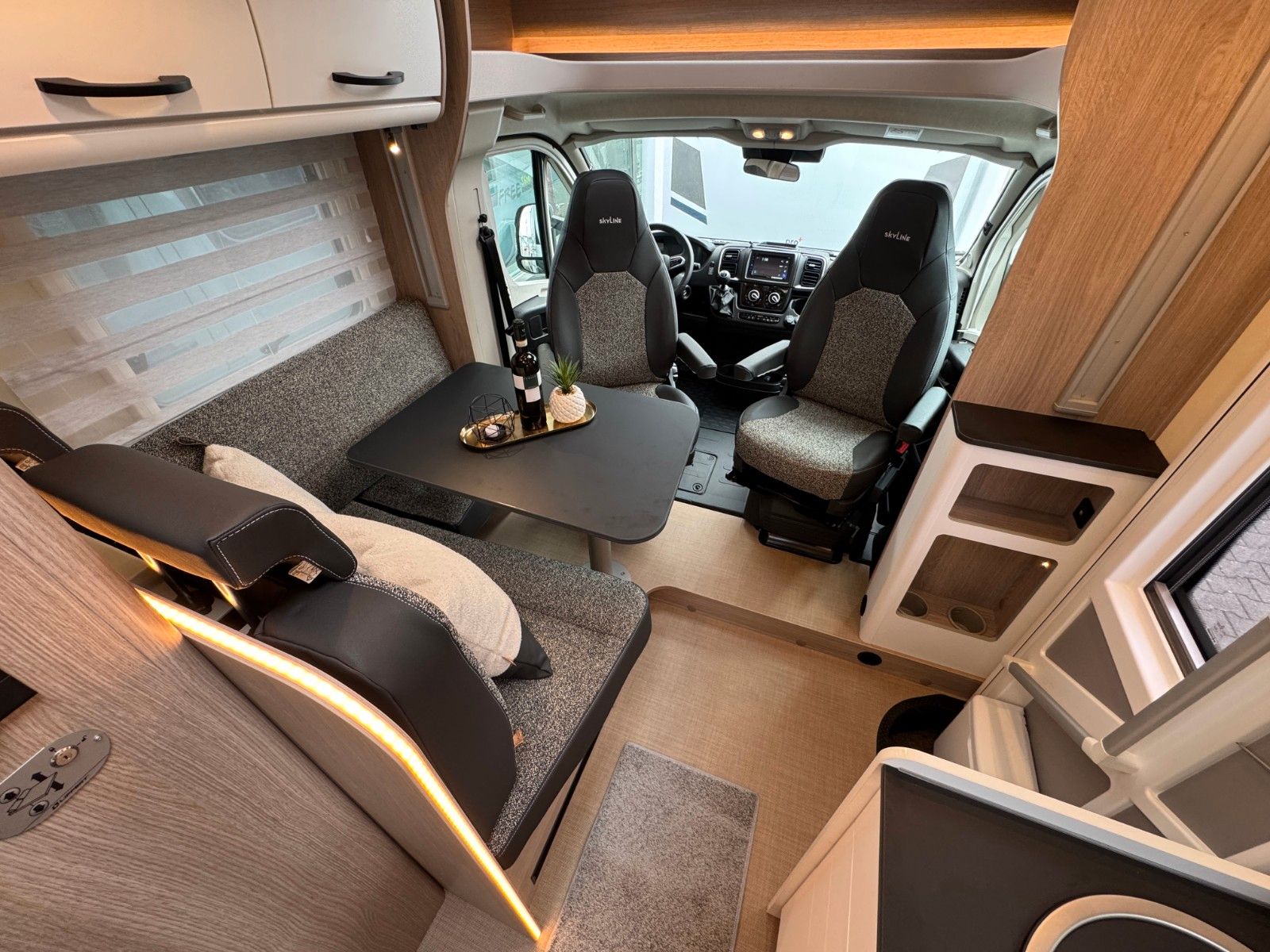 Fahrzeugabbildung Bürstner Lyseo Time Skyline 690 G - SUMMER SALE - 15%!