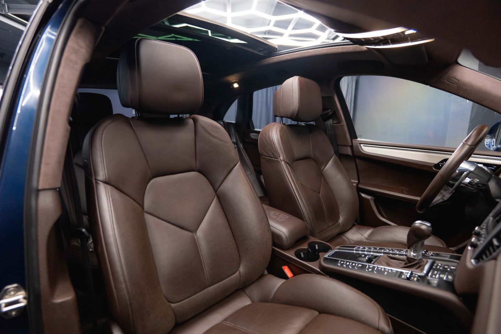 Fahrzeugabbildung Porsche Macan Turbo Sport-Design Chrono+ *Pano*DAB*LED*