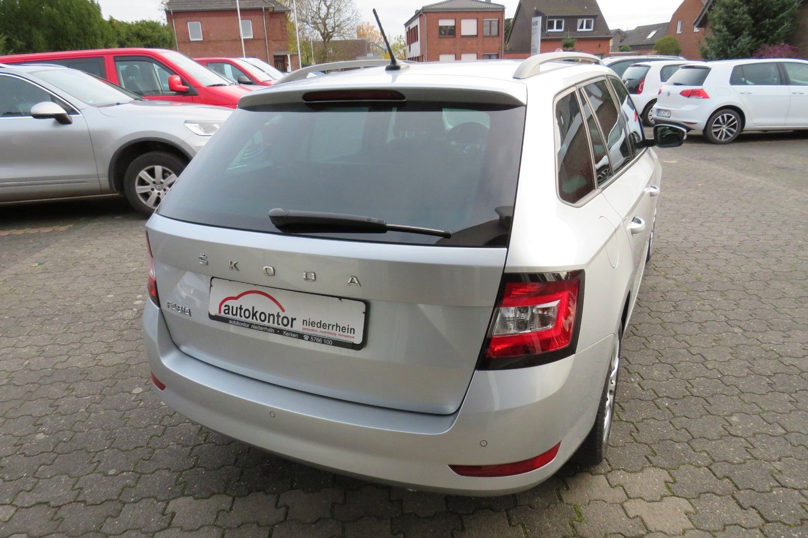 Fahrzeugabbildung SKODA Fabia Combi Ambition APP-CONNECT GRA PDC SITZH.1