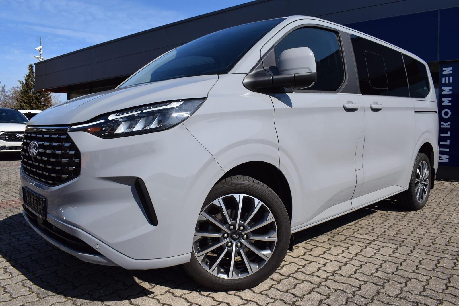 Ford Tourneo Custom L1H1 Titanium Top Plus Ausstattun