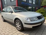 Volkswagen Passat 1.6 (Klima/SDach/AHK/2 Hand) - Volkswagen Passat aus 2000: Kombi