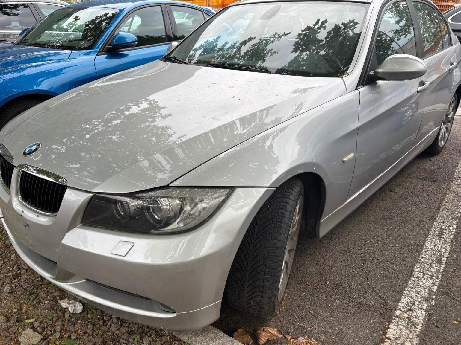 BMW 320