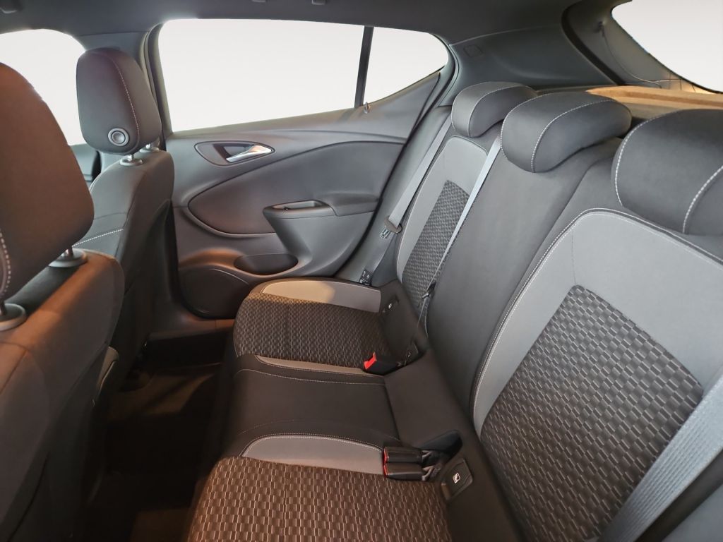 Fahrzeugabbildung Opel Astra 1.2 Turbo Start/Stop GS Line