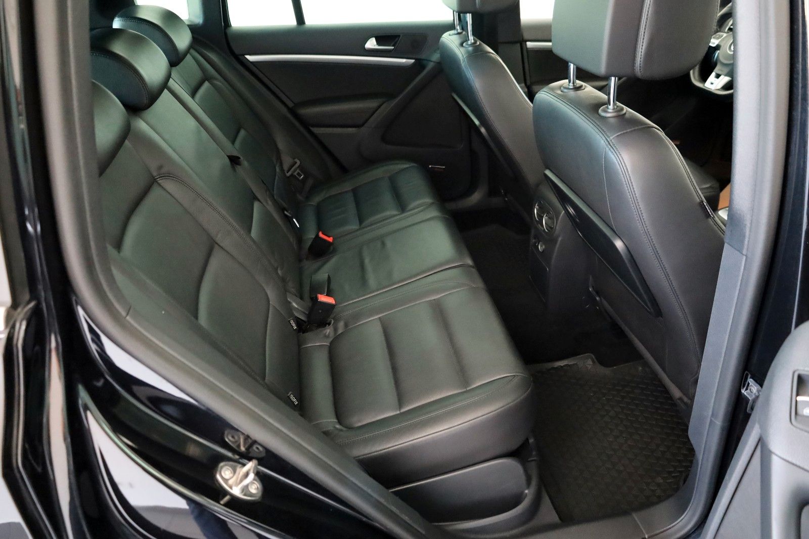 Fahrzeugabbildung Volkswagen Tiguan R Line 4M Leder,Navi,Xenon,Panorama