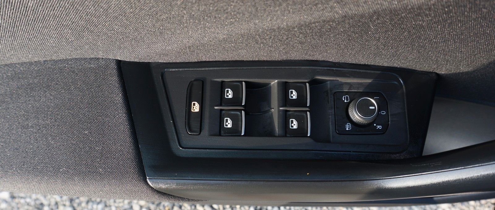 Fahrzeugabbildung Volkswagen T-Roc Sport 4Motion, Kamera, Navi, Pano, Black