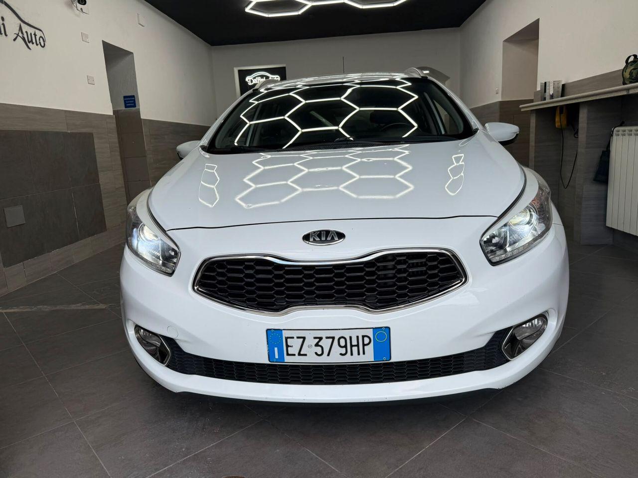 Kia cee'd 2015 — rear view