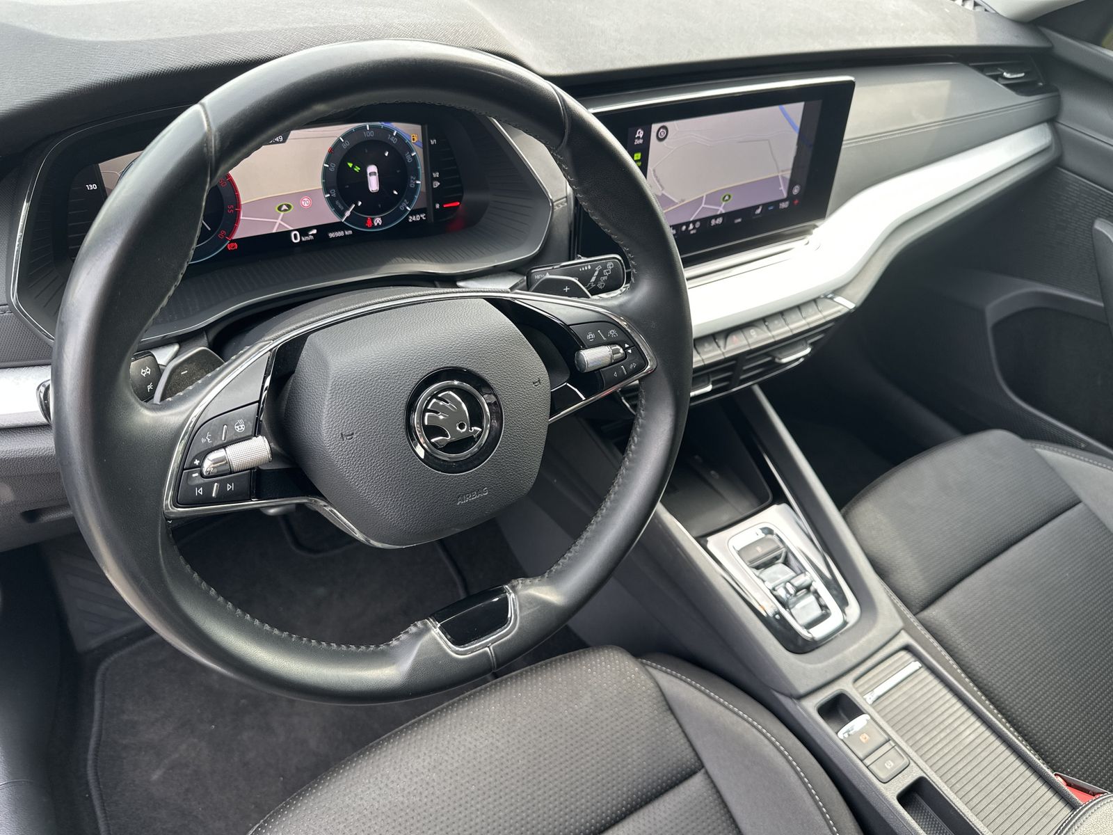 Fahrzeugabbildung SKODA Octavia Combi 4x4 Ambition NAV+LED+AHK+KESSY+ACC