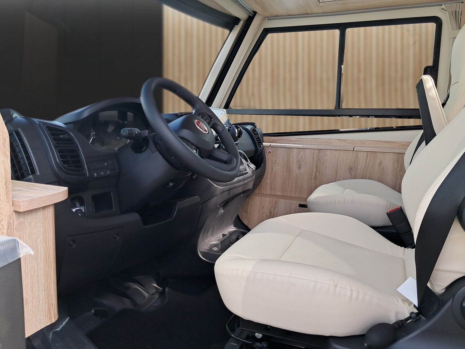 Fahrzeugabbildung Eura Mobil Integra Line IL 720 EF SAT, SOLAR, LUFTFEDERUNG