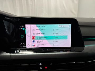 Volkswagen Golf VIII Lim. Active eTSI AT LED Navi SH