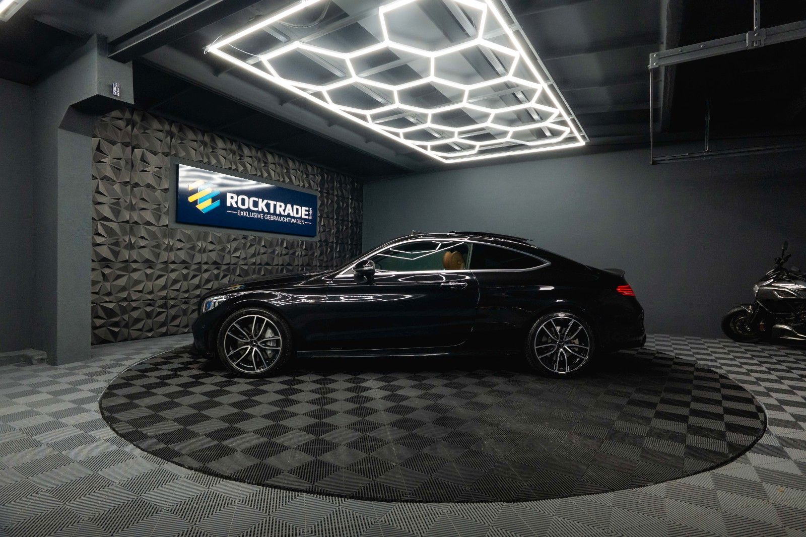 Fahrzeugabbildung Mercedes-Benz C 43 AMG Coupe 4Matic*LED*Virtual*Pano*Burmester