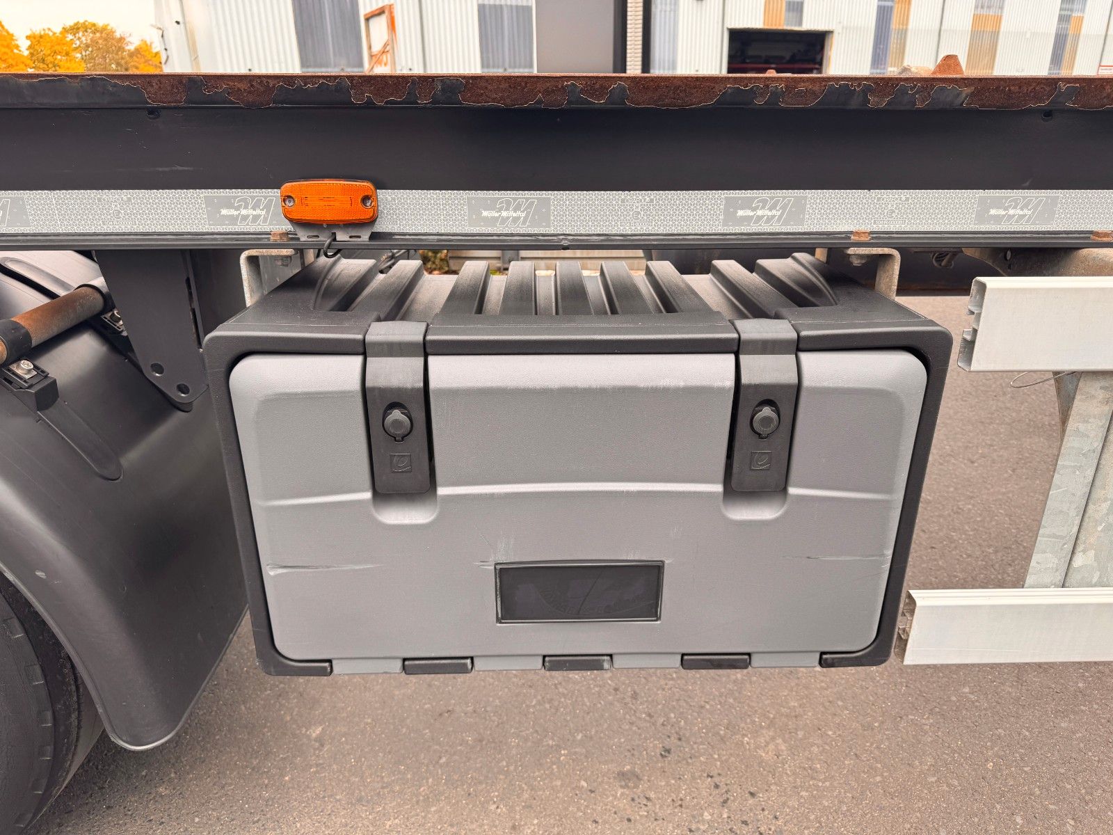 Fahrzeugabbildung Müller-Mitteltal RA-T 18,0 Containerfahrgestell