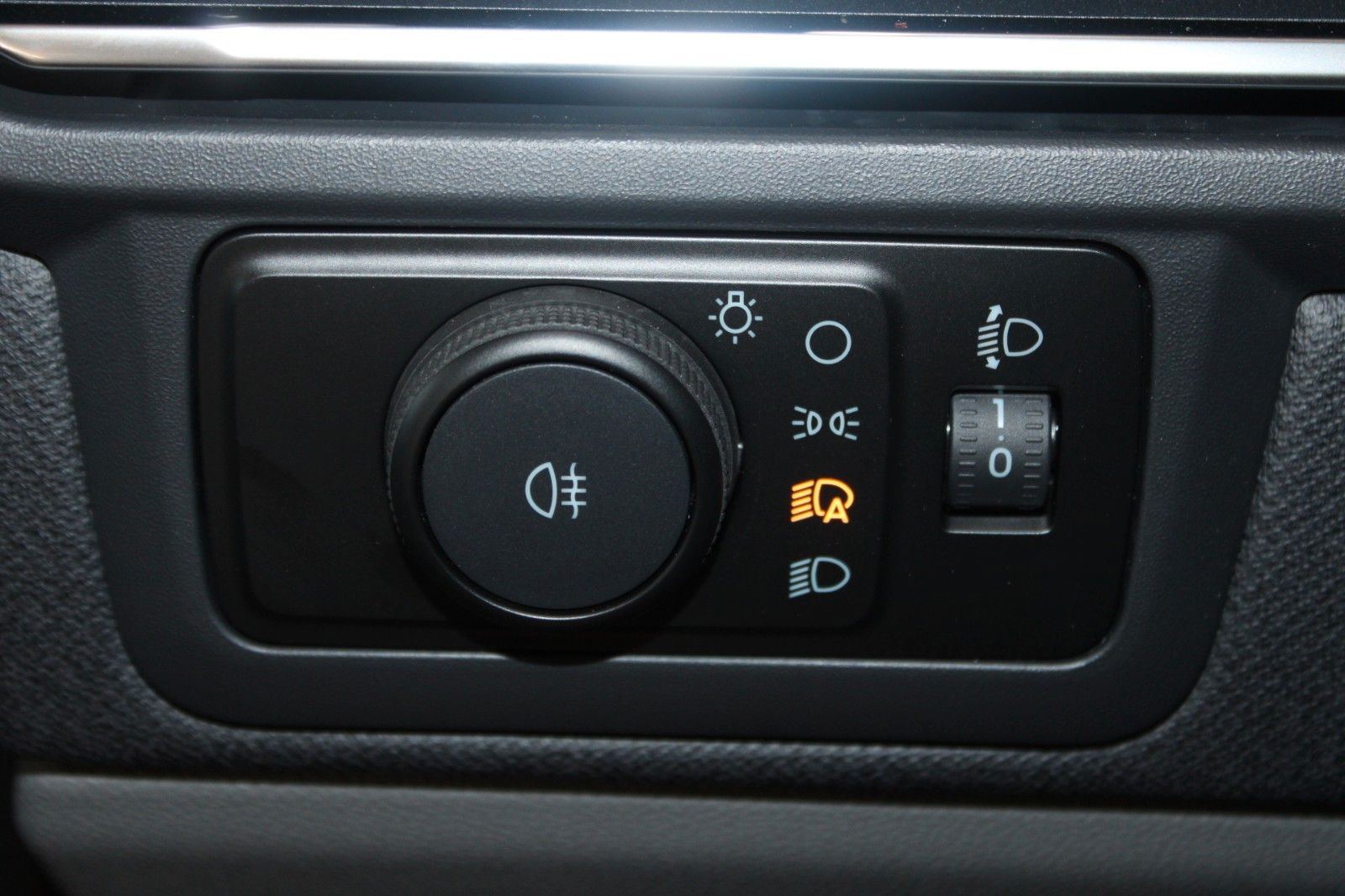 Fahrzeugabbildung Ford Tourneo Custom L1 8-Sitz Titanium Aut. LED STDHZ