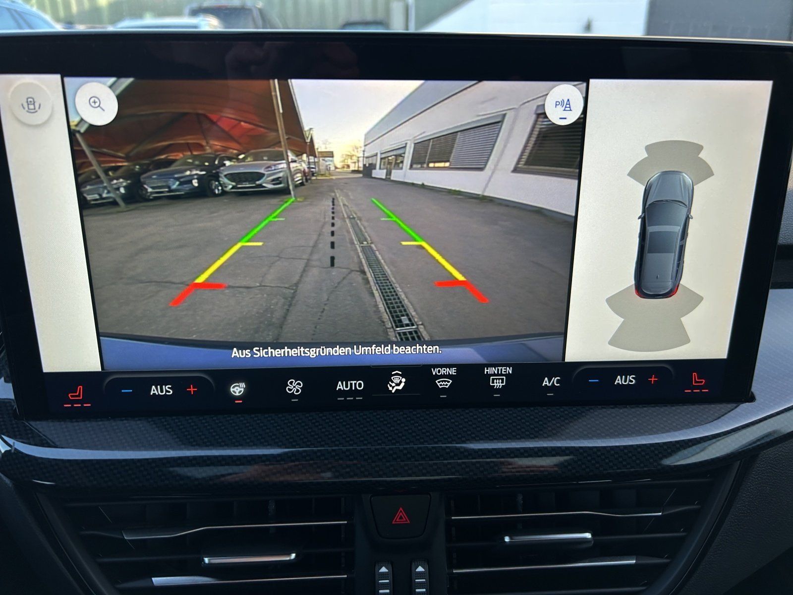 Fahrzeugabbildung Ford Focus 1.0 ST-Line X Aut./Matrix-LED/ACC/CAM/PANO