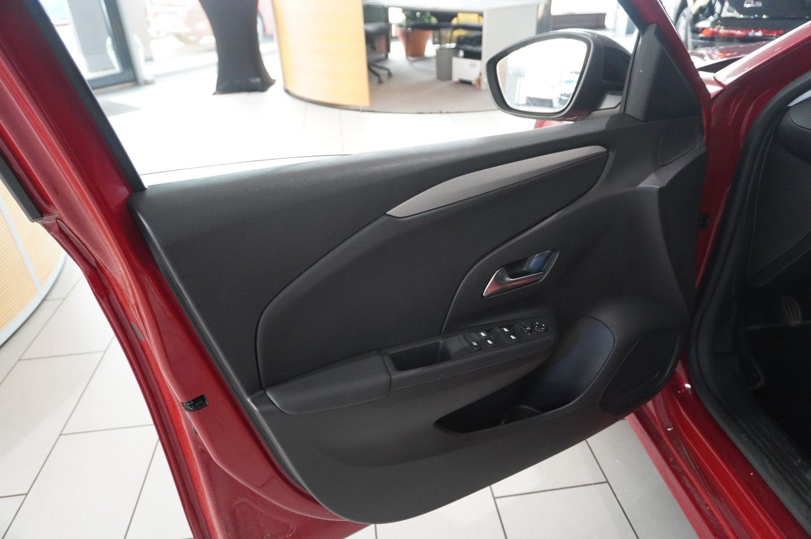 Fahrzeugabbildung Opel Corsa F 1.2 FACELIFT NAVI/LED/KAMERA/VIRT/SH/DAB
