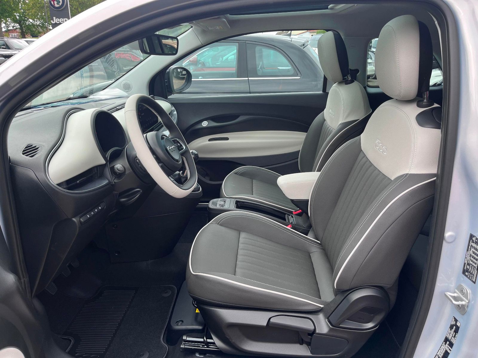 Fahrzeugabbildung Fiat 500 1.0 Hybrid FireFly 48 kW La Prima